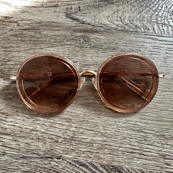 Guess sunglasses - Picture 1 of 3